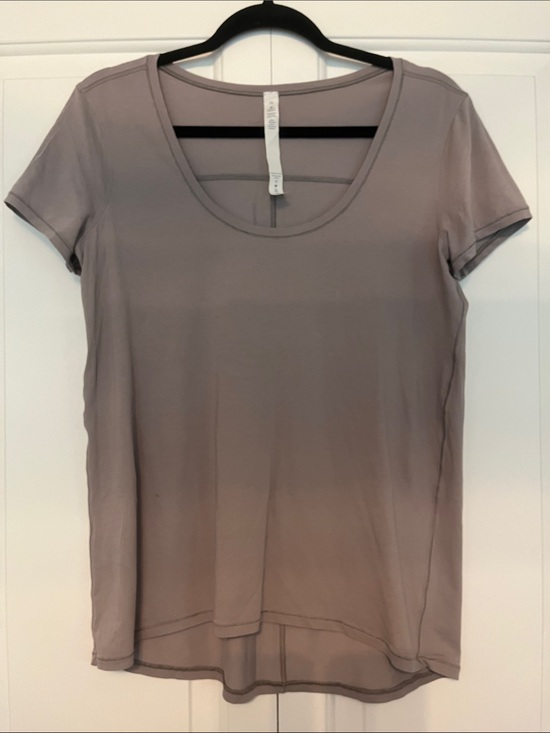 lululemon athletica Tops - lululemon Athletica: Light Taupe/gray Short Sleeve Scoop Neck Tee